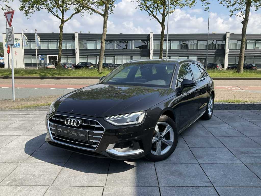 Audi A4 Avant 35 TFSI Achteruitrijcamera Dodehoek Memory Elektrische Kofferklep LED DAB