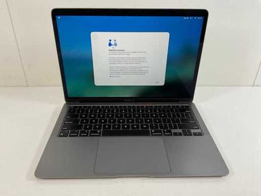 Apple MacBook Air 13", Apple M1, 8 GB RAM, 251 GB NVMe Laptop