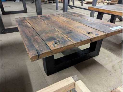 Coffee table rustic Oak. 97 x 97 x 45cm. Wooden U Base 