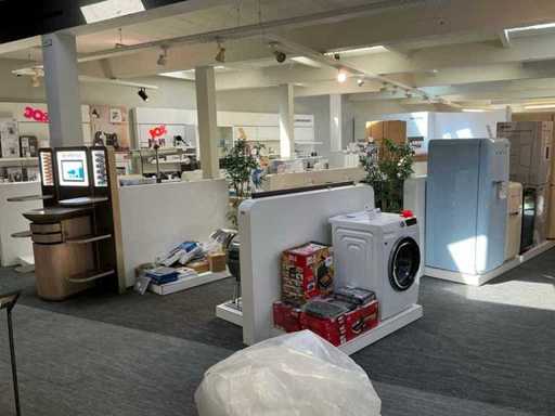 Partij divers winkelmeubilair