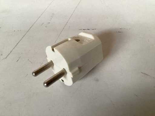 Schuko plug with earth (283x)