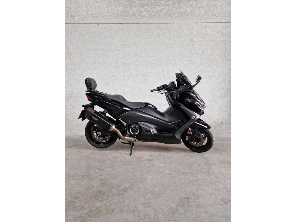 Yamaha Tmax 530 scuter cu motor