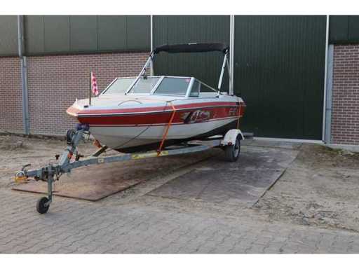 1990 - Speedboot met trailer