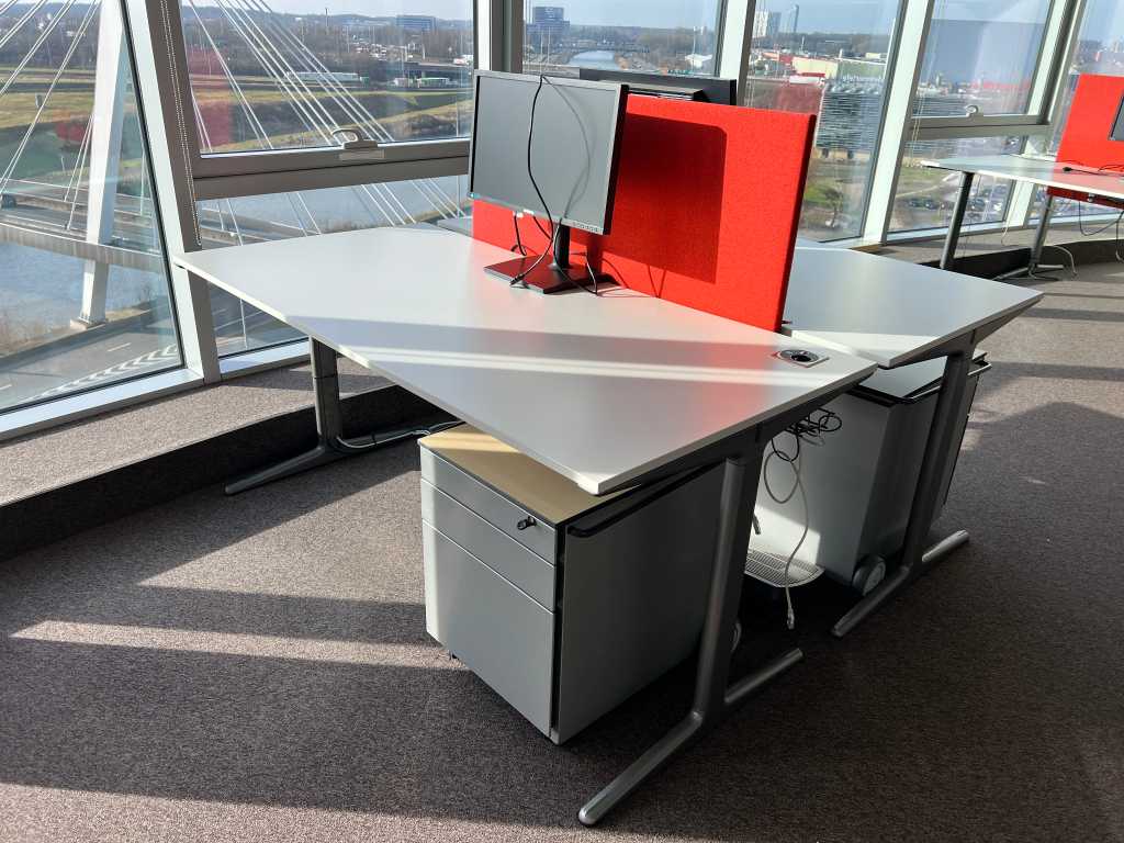 2 x Office Ahrend Mehes