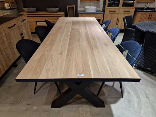 Table intérieure en chêne Castle-Line 280 x 110 cm naturelle avec pieds noirs