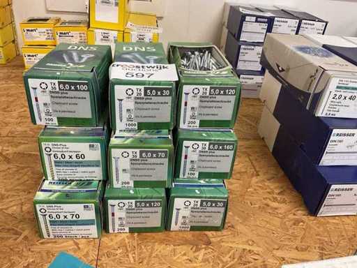 9 x Kisten mit Spanplattenschrauben