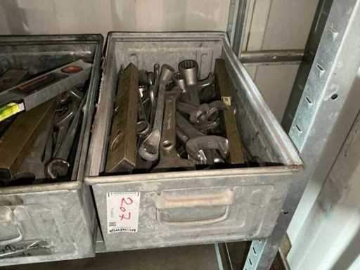 Bundle of hand tools