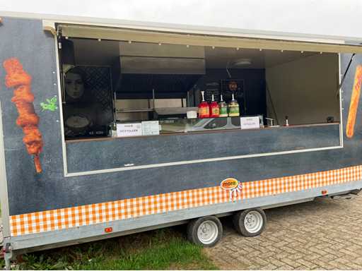 Remorque alimentaire Sallas / camion mobile de snacks / friterie Sallas 2013