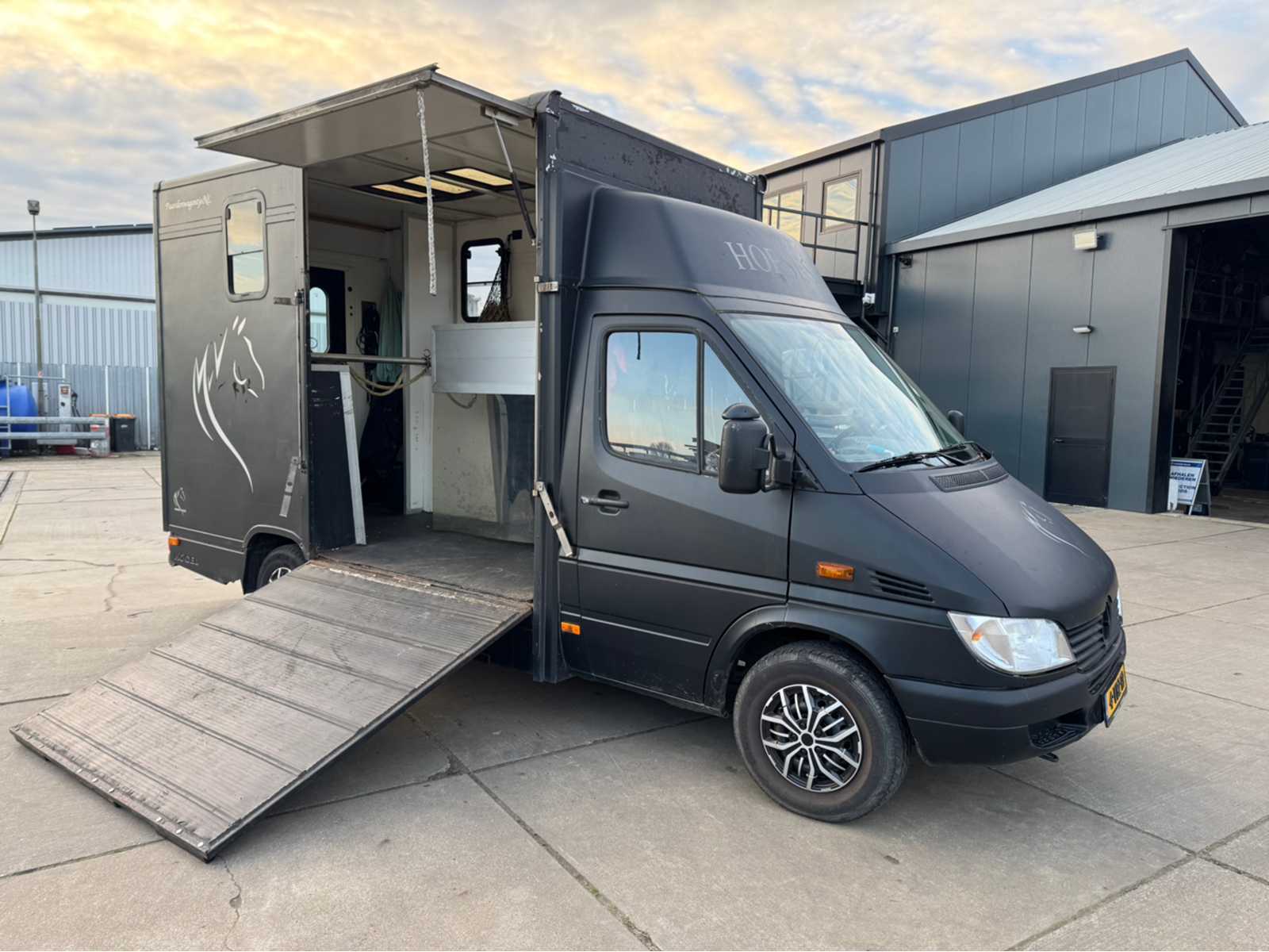 2002 Mercedes-Benz Sprinter 903,6 P Horse Truck