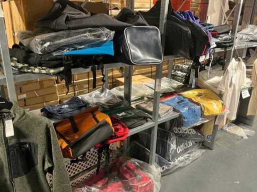 Lotto di vari sacchi tra cui Adidas/Eastpack/Puma/ecc. (32 volte)