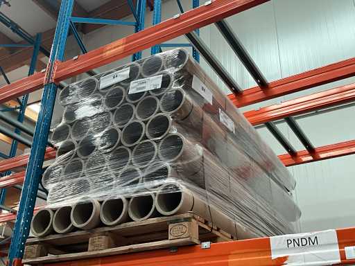 Environ 100 tubes en carton