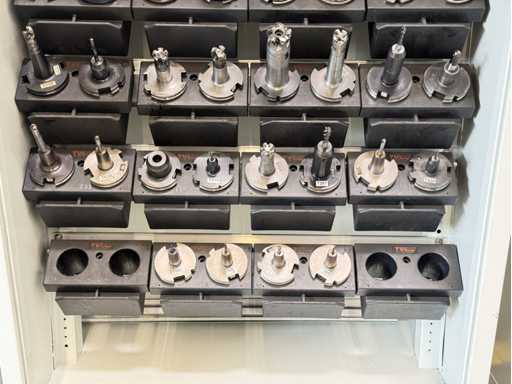   20 pcs SK50 tool holders with tools