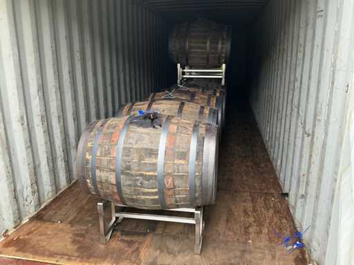 Single Grain Whisky (28 barrels, 5,579 liters, aged for 6 years)