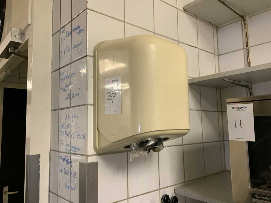 Paper dispenser