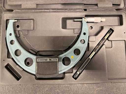 Mitutoyo - Außenmikrometer Bügelmessschraube 200–225 mm