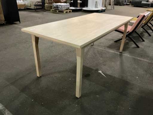 Wilan Dining Table