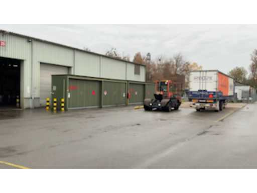 0ef43aae-e10e-417f-ab4f-fbb67908bacf.mp4