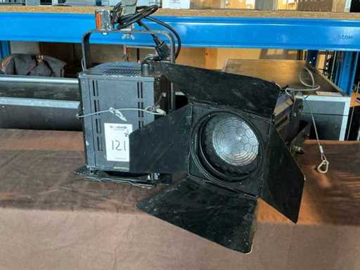 Strand 12030 1Kw Spotlight (2x)