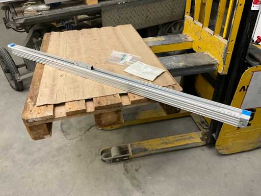 Ghidaje pneumatice liniare