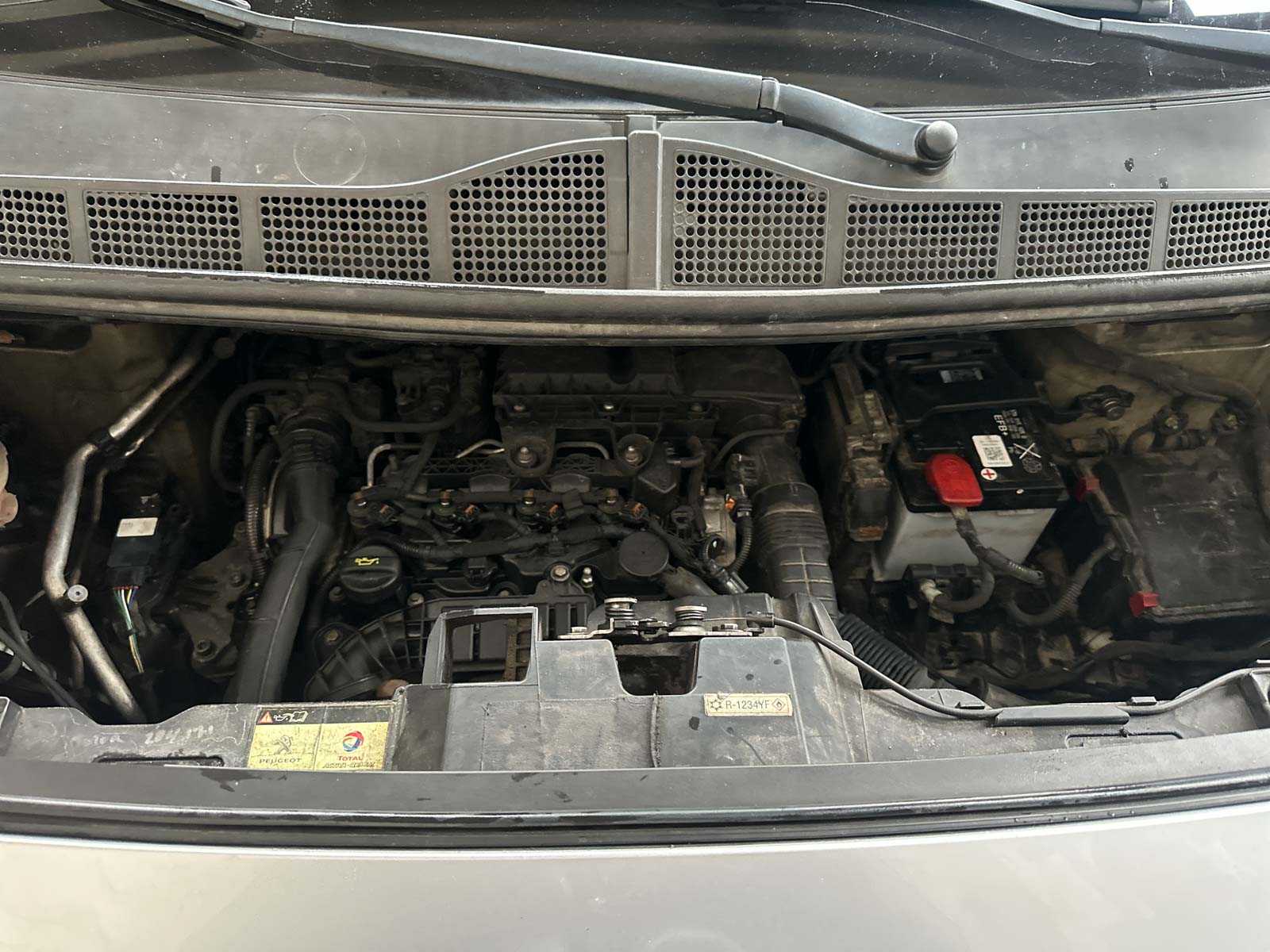 Peugeot Expert Traveller 1.5 9-Sitzer 120 PS 2019