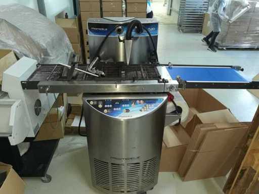 Machine de tremper le chocolat POMATIC