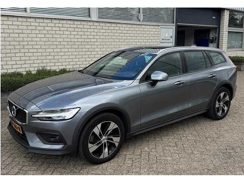 Volvo V60 Cross Country 2.0 D4 AWD Intro Edition | ZR-263-N i