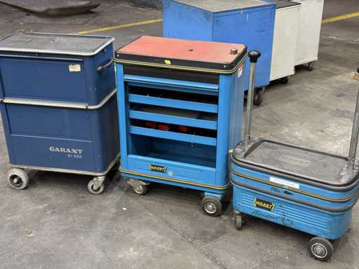  3 mobile tool trolleys