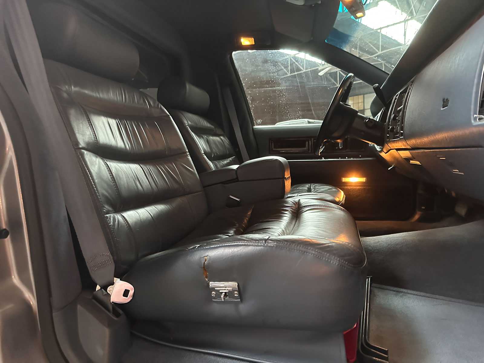 Cadillac Fleetwood Krystal Koach Funeral Car 5.7 V8 263pk 1995