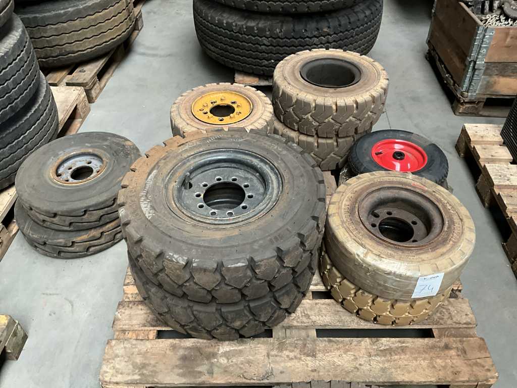 Forklift tire (10x)
