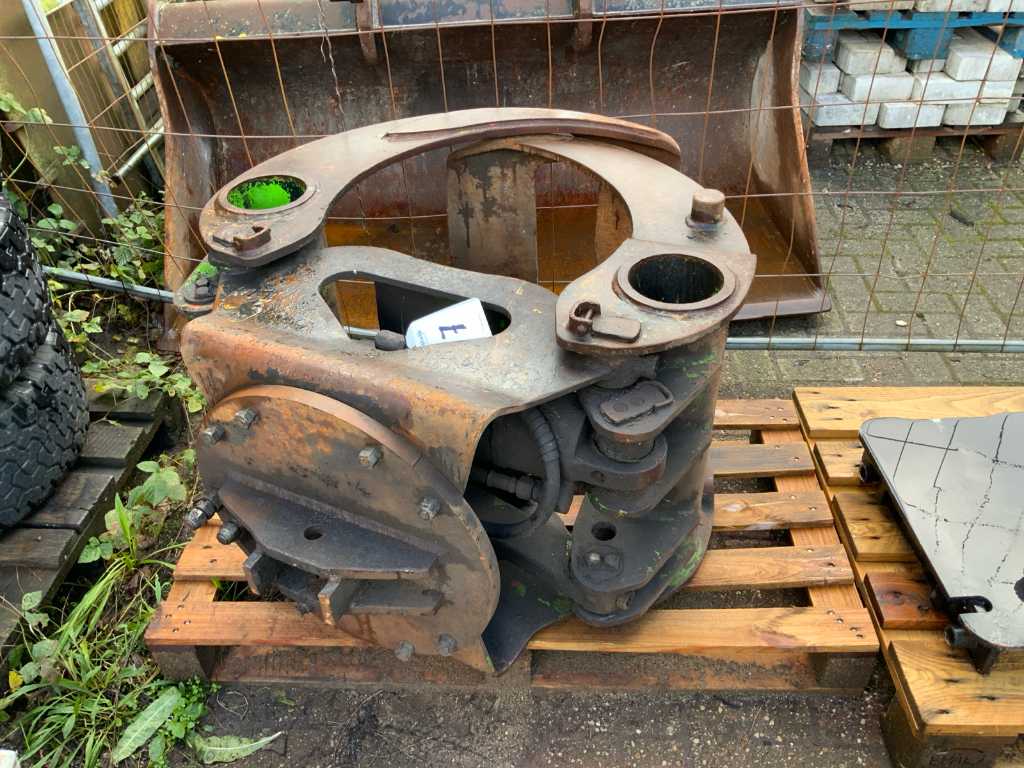 Hydrauliczny zacisk wysięgnika