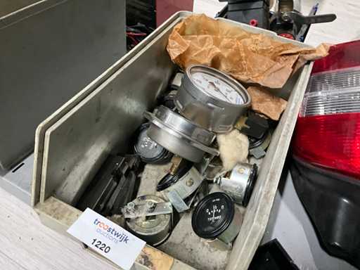 Divers manomètres (14x)