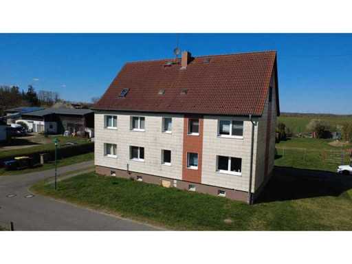 6 apartments, year of construction: 1983 (rent € 28,537.80) in Behren-Lübchin - Germany