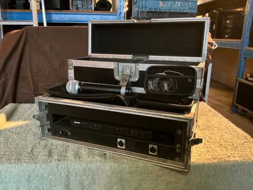 Shure BLX88 Wireless Microphone Set