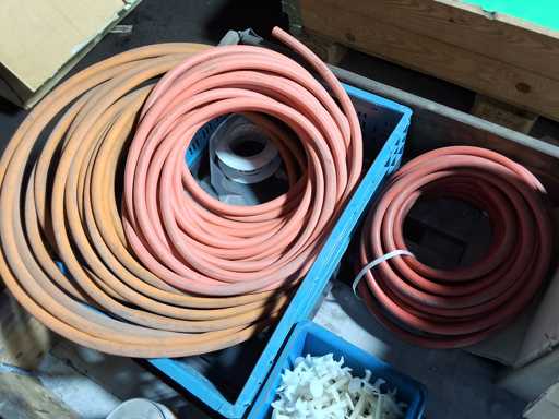   Palette mit Elektroinstallationsmaterial Mennekes Typ Schlegel