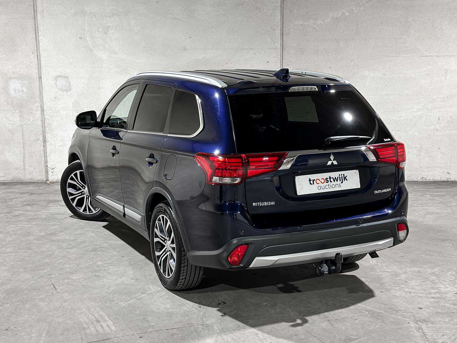 Mitsubishi Outlander 2.2 DI-D Instyle 4WD 150hp 2017, V-802-JZ