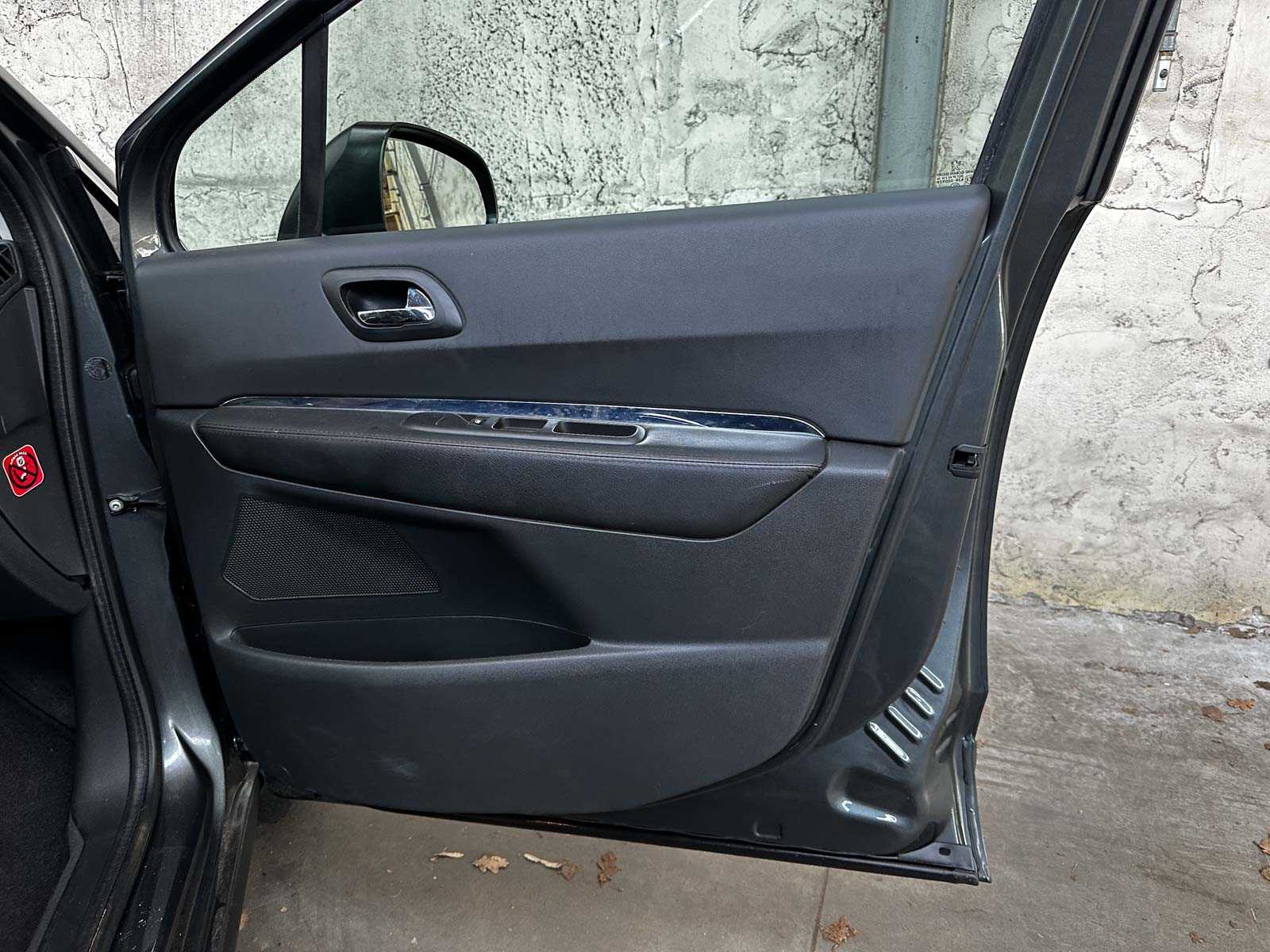 Peugeot 3008 1.6 THP ST 156pk 2011 (Origineel-NL), 09-PTJ-7