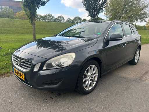 Volvo V60 1.6 T4 Summum 2012 | 10-ZSV-2