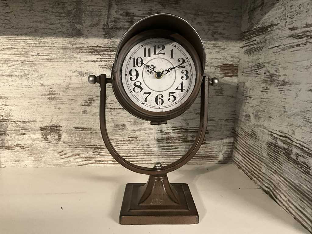 Clayre Clock