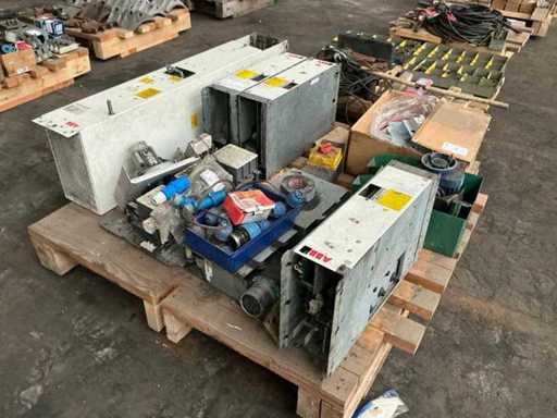 Batch of various industrial electrical appliances