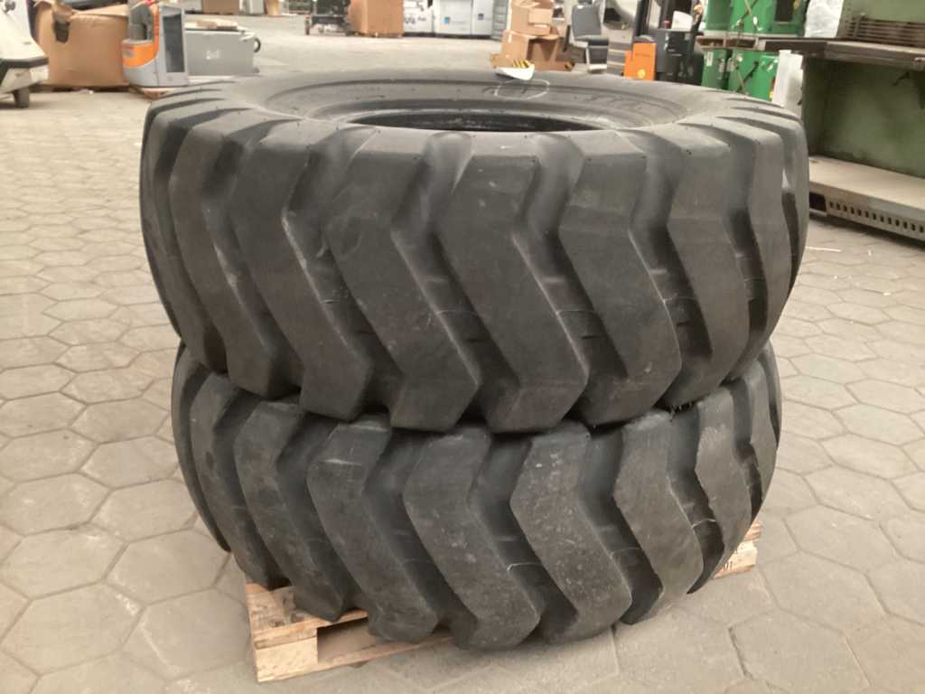 S.T.A Tires (2x)