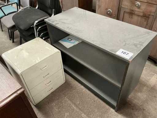 Various cabinets (2x)