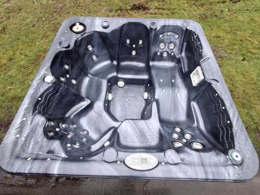 Emerald spa 7 person Jacuzzi and outdoor spa