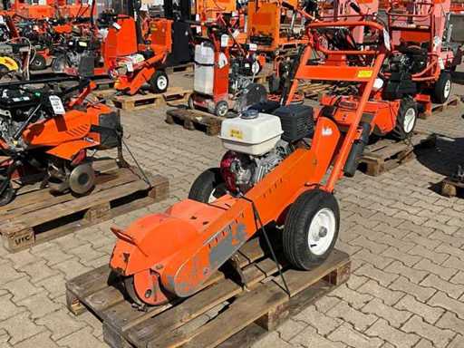 2018 Dosko 337-13H Stump Shredder