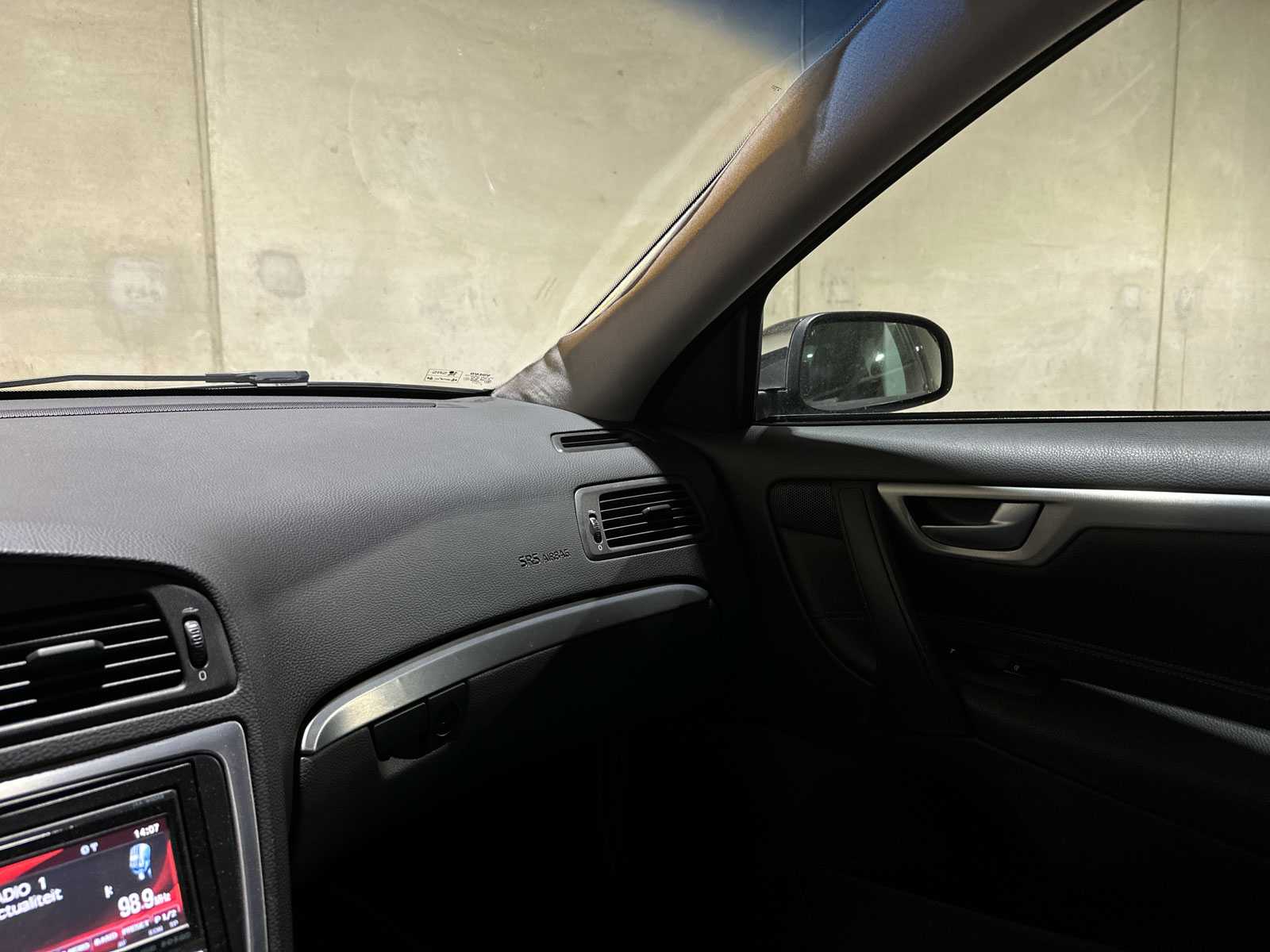 Volvo S60 2.4D Kinetic 125pk 2005 (Origineel-NL), 08-RT-RG