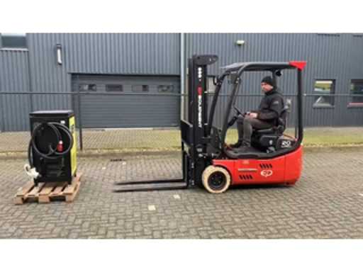 26c861f8-4fc3-4b06-91b8-9bf0e63c4286.mp4