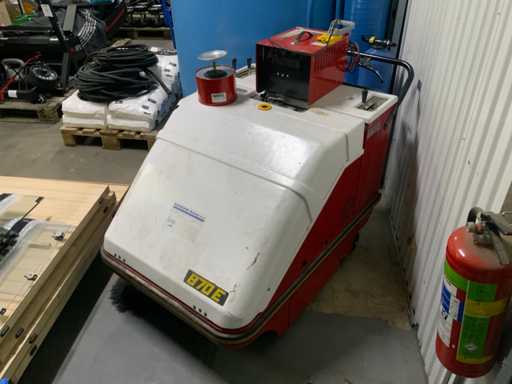 2002 Eureka 870E Veegmachine