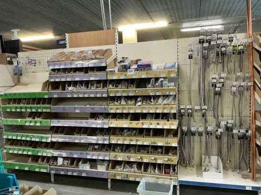 Partij kraanwerk en installatietoebehoren
