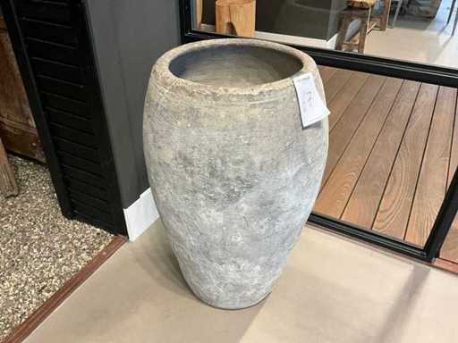 Vaso di fiori di pietra