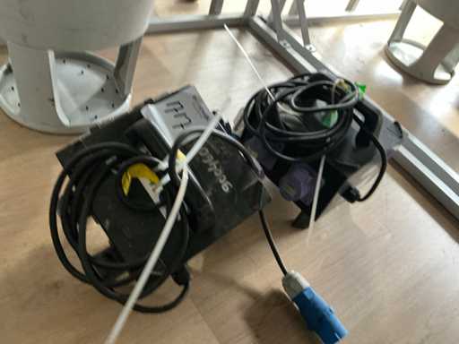230/24V inverter (2x)