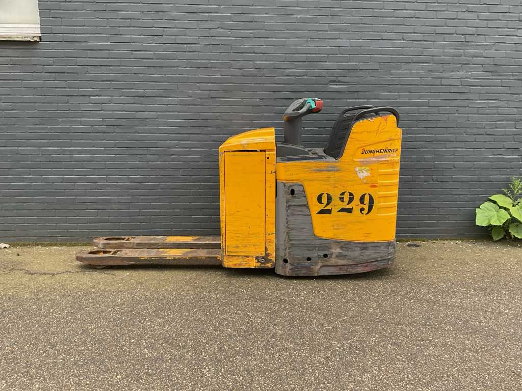 2015 Jungheinrich ERE 225 Electric Pallet Truck